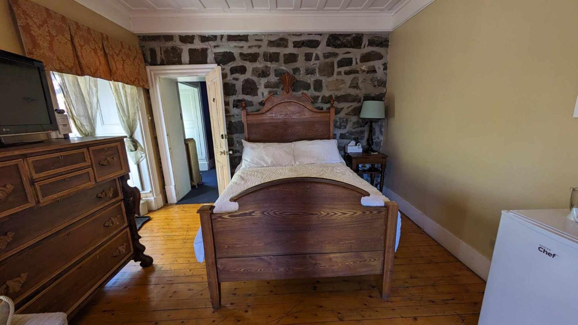 La Maison Rousseau Hotel Montmagny Værelse billede